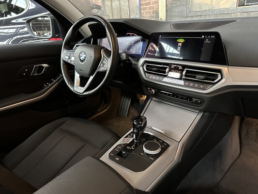 BMW 318i Executive 156pk 2021 3-serie, X-305-GR -Fabrieksgarantie-