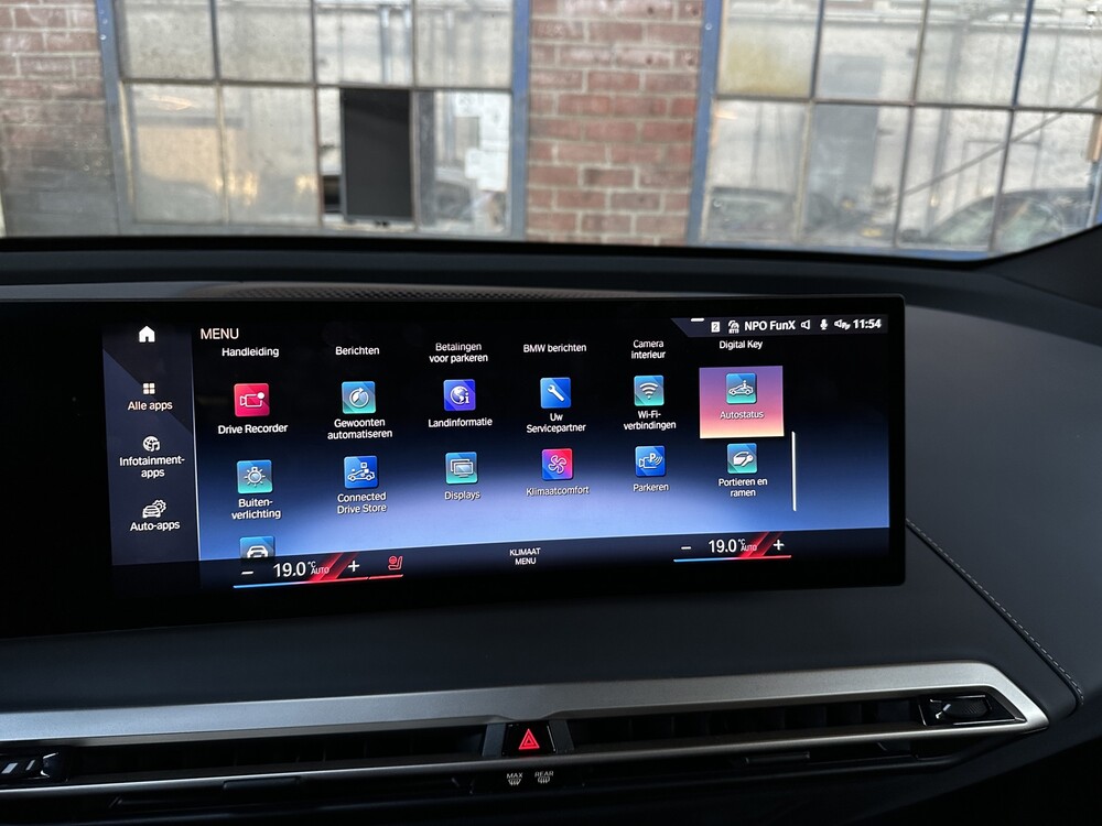 BMW iX xDrive50 M-Sport High Executive 112kWh 523PS 2022 GARANTIE ORIG-NL, P-938-BV