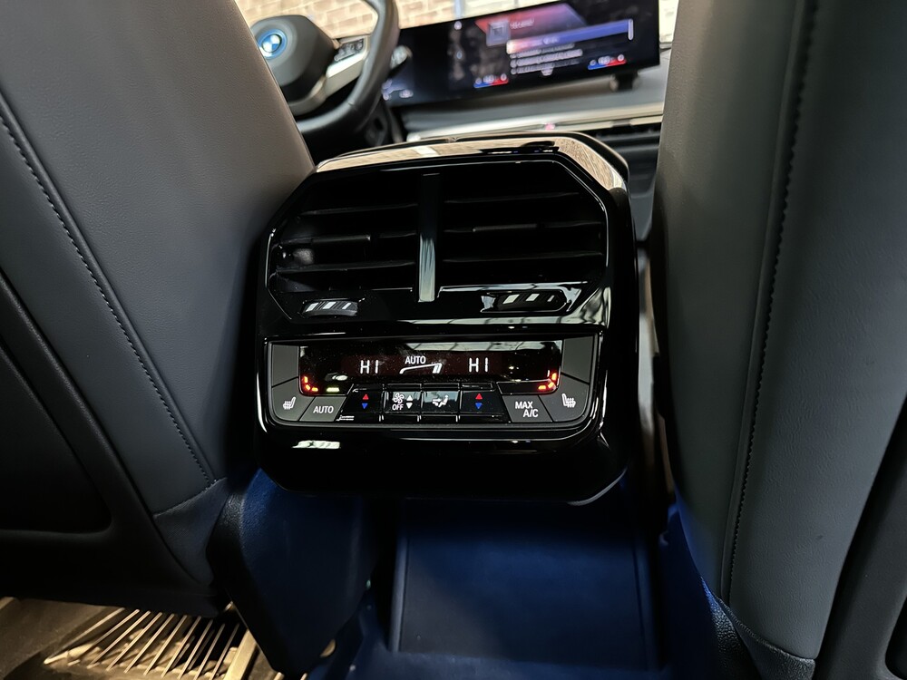 BMW iX xDrive50 M-Sport High Executive 112kWh 523PS 2022 GARANTIE ORIG-NL, P-938-BV