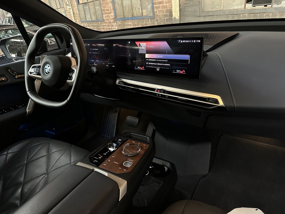 BMW iX xDrive50 M-Sport High Executive 112kWh 523PS 2022 GARANTIE ORIG-NL, P-938-BV