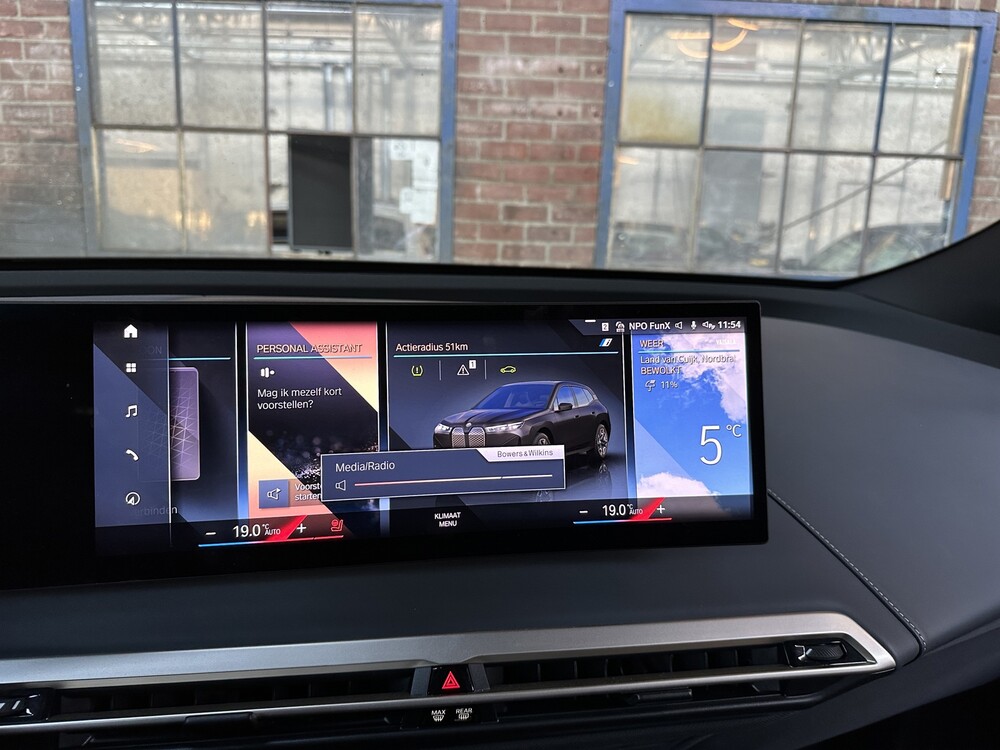 BMW iX xDrive50 M-Sport High Executive 112kWh 523PS 2022 GARANTIE ORIG-NL, P-938-BV