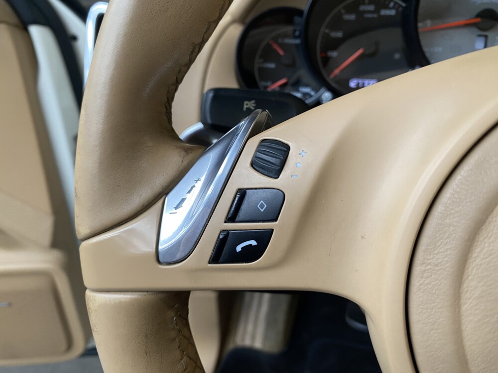 Porsche Cayenne S E-Hybrid 380PS 2012