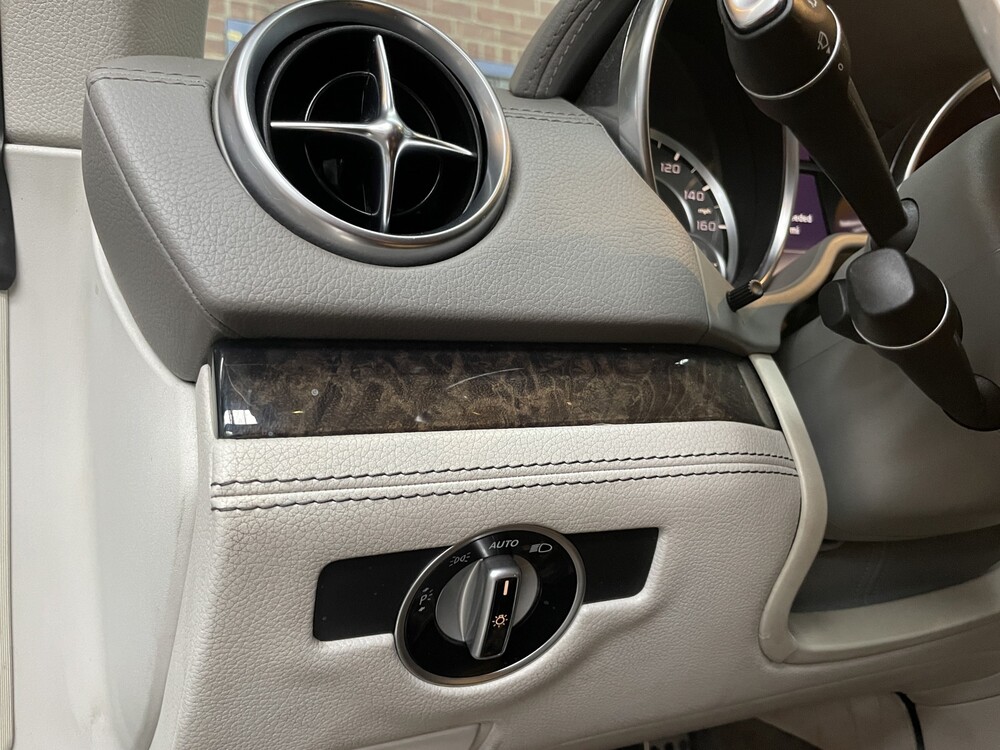 Mercedes-Benz SL500 AMG 4.6 V8 SL-Klasse 455PS 2013