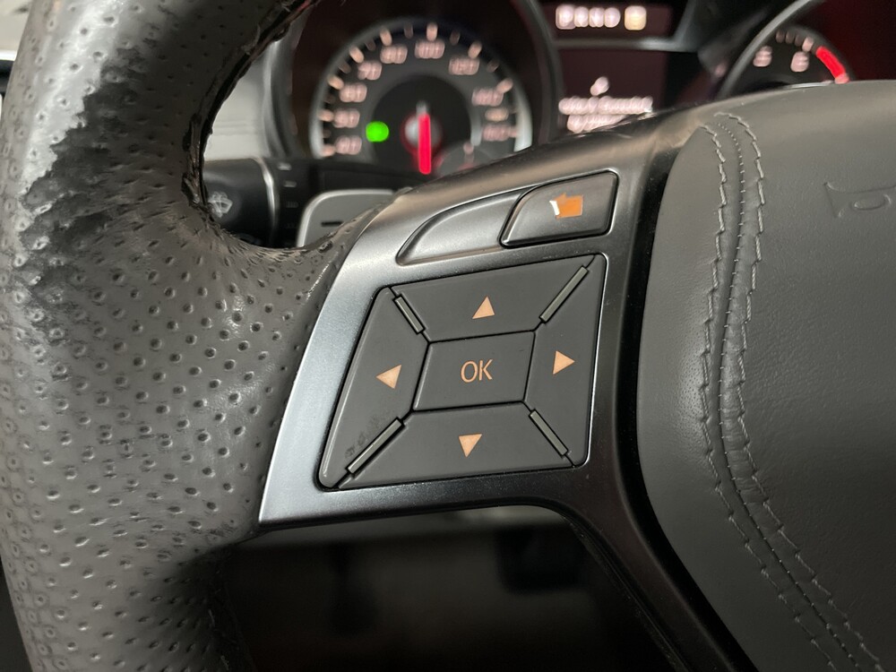 Mercedes-Benz SL500 AMG 4.6 V8 SL-Klasse 455PS 2013