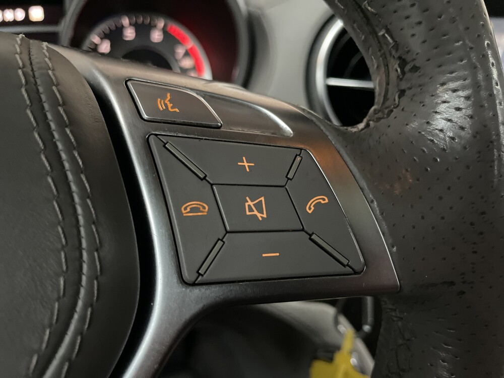 Mercedes-Benz SL500 AMG 4.6 V8 SL-Klasse 455PS 2013