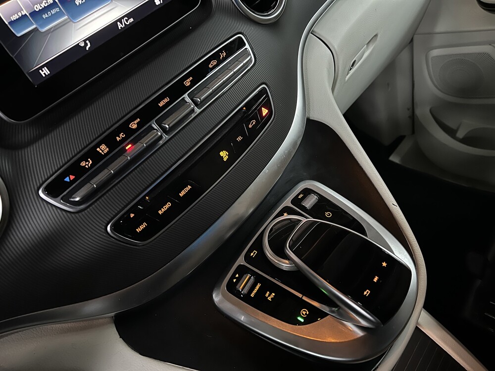 Mercedes-Benz V250d VIP Edition V-Class 190hp 2018, P-896-XT