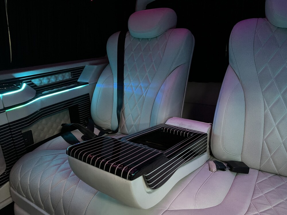 Mercedes-Benz V250d VIP Edition V-Class 190hp 2018, P-896-XT