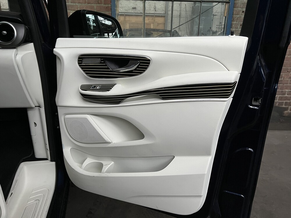 Mercedes-Benz V250d VIP Edition V-Class 190hp 2018, P-896-XT