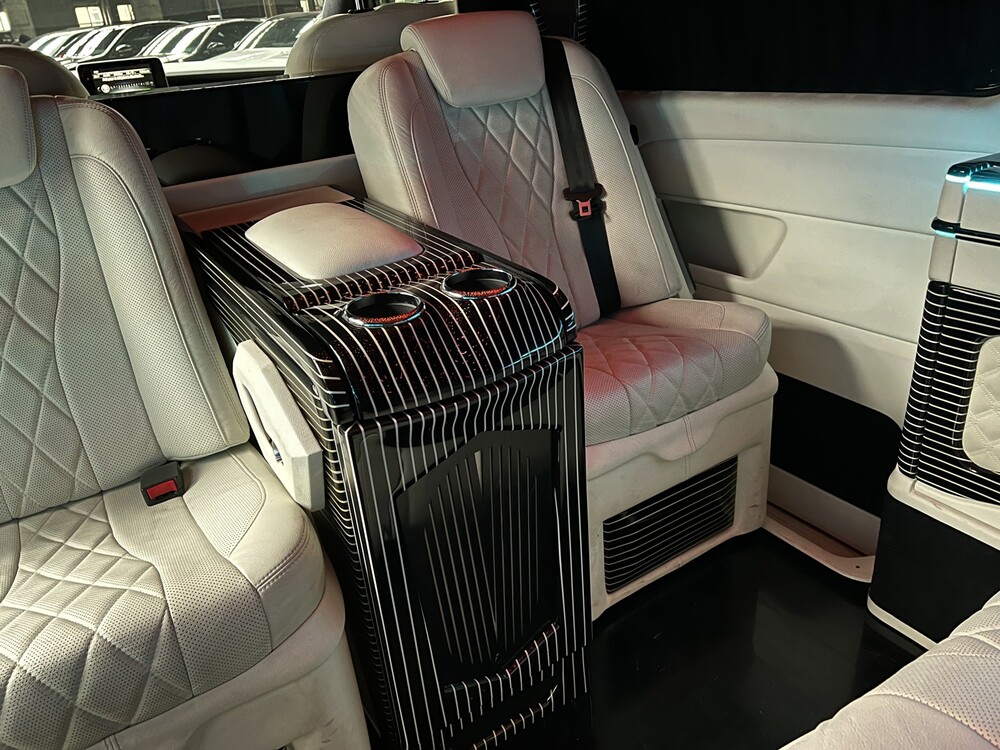 Mercedes-Benz V250d VIP Edition V-Class 190hp 2018, P-896-XT