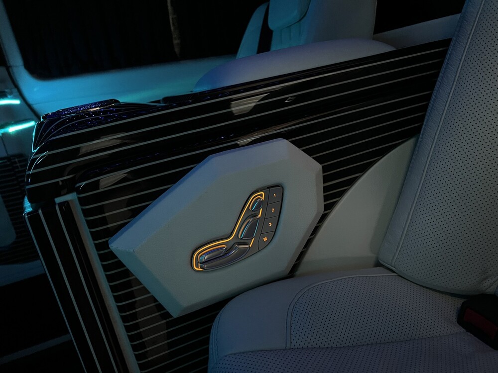 Mercedes-Benz V250d VIP Edition V-Class 190hp 2018, P-896-XT