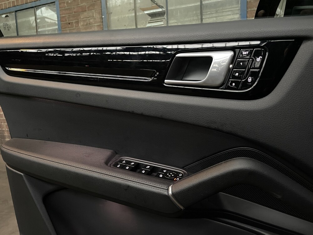 Porsche Cayenne 3.0 V6 340PS 2018 Neues Modell, ZG-299-G