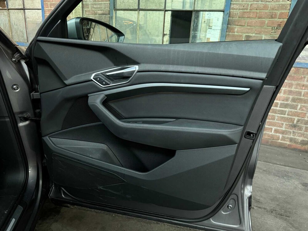 Audi E-Tron 50 Quattro Launch Edition Plus 71 kWh 313PS ORIG-EN 2019, G-036-ZR