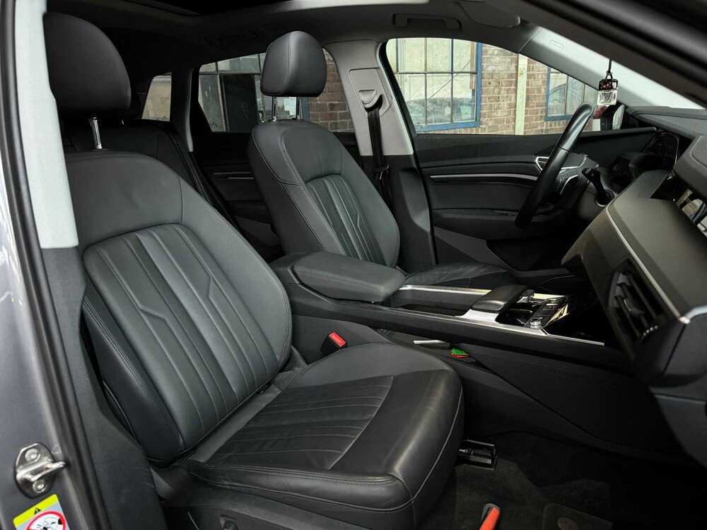 Audi E-Tron 50 Quattro Launch Edition Plus 71 kWh 313PS ORIG-EN 2019, G-036-ZR