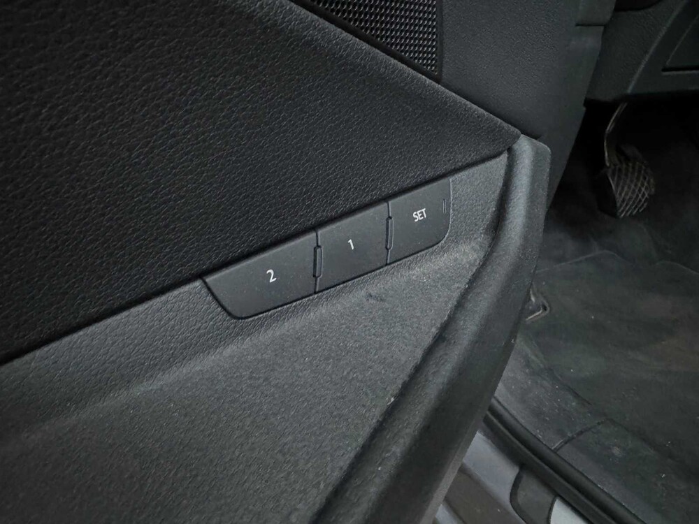 Audi E-Tron 50 Quattro Launch Edition Plus 71 kWh 313PS ORIG-EN 2019, G-036-ZR