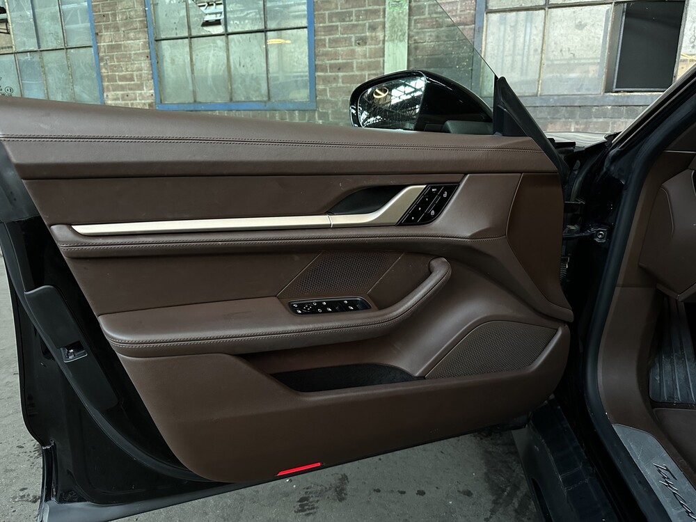 Porsche Taycan 4S Performance 530PS 2020