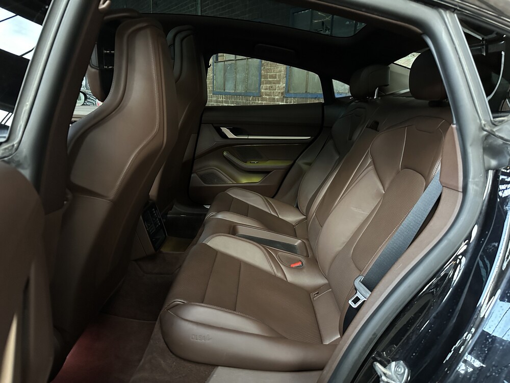 Porsche Taycan 4S Performance 530PS 2020