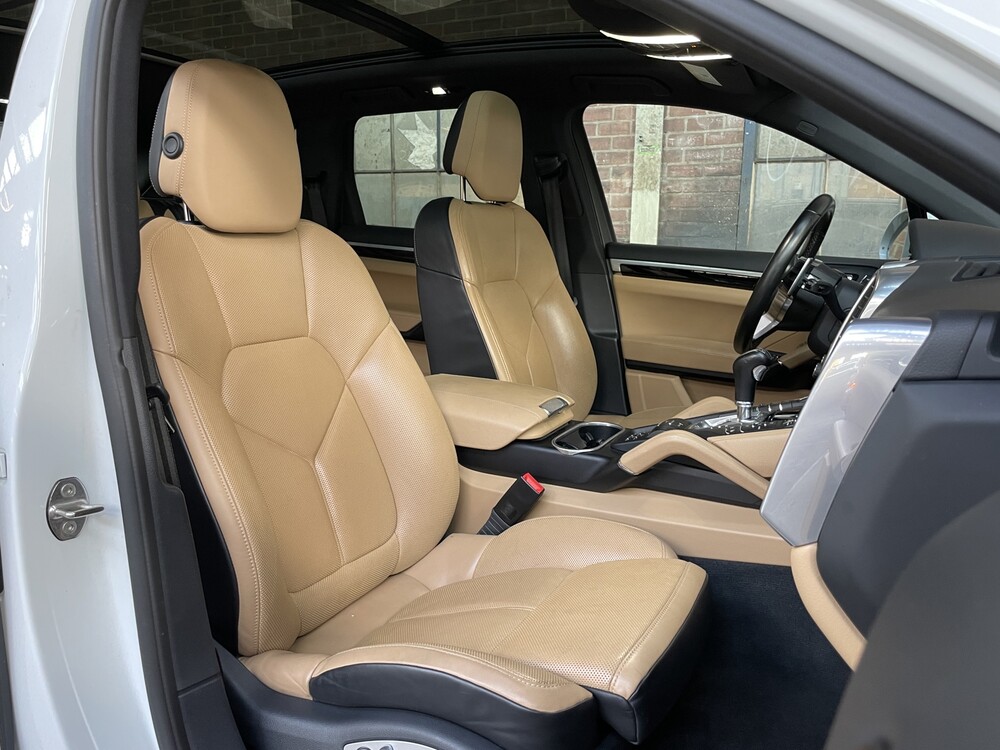 Porsche Cayenne S E-Hybrid 3.0 V6 Platinum Edition 416hp 2016, H-372-HK