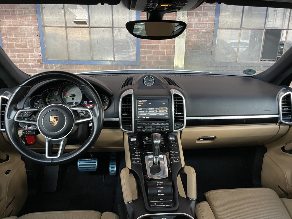 Porsche Cayenne S E-Hybrid 3.0 V6 Platinum Edition 416hp 2016, H-372-HK