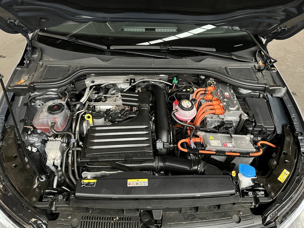 Volkswagen Golf MK8 1.4 eHybrid Style 204PS 2021 Plug-in-Hybrid, S-197-PG