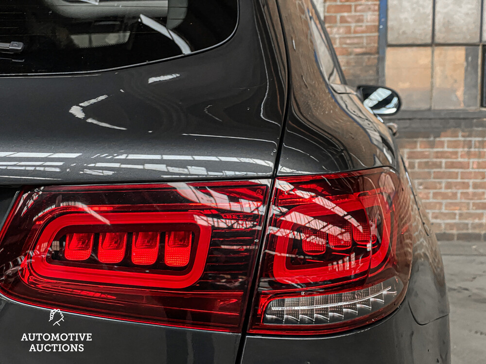 Mercedes-Benz GLC300e 4Matic 320hp 2020 GLC-Class -Plug-In Hybrid-, R-883-RB