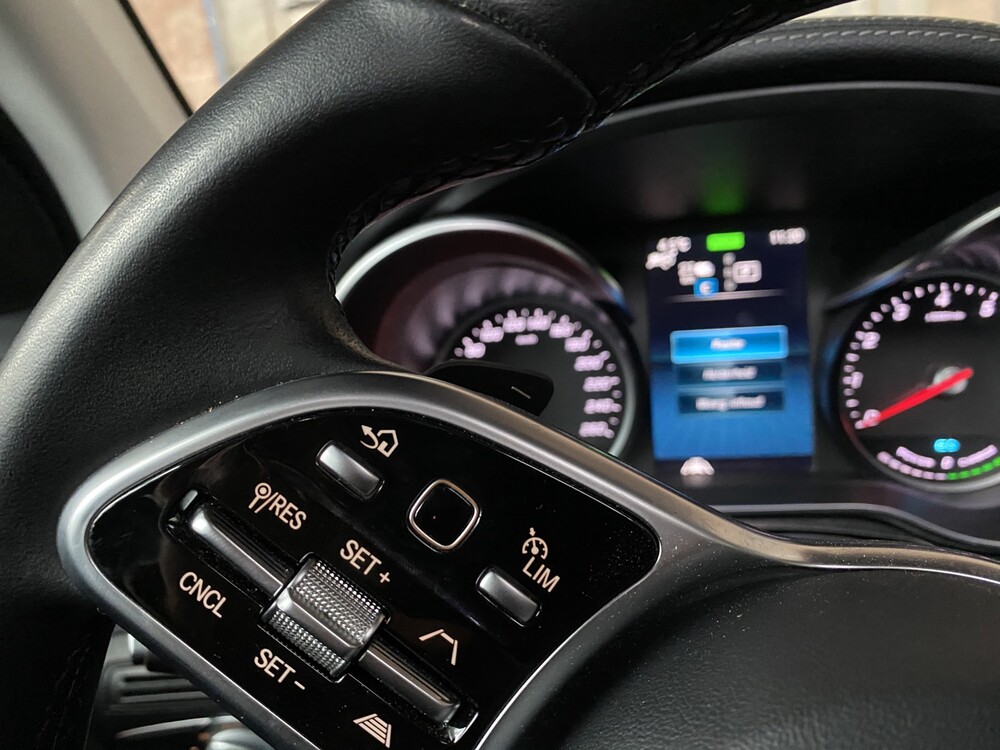 Mercedes-Benz GLC300e 4Matic 320hp 2020 GLC-Class -Plug-In Hybrid-, R-883-RB