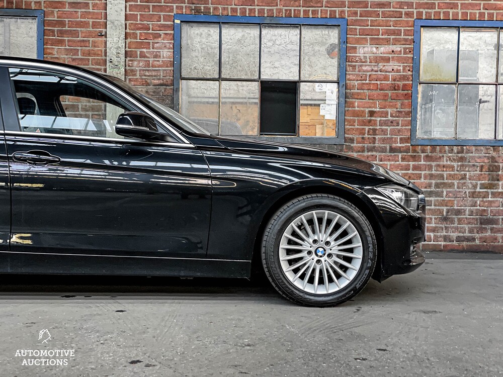 BMW 318d High Executive F30 143pk 2015 3-serie, XV-307-K