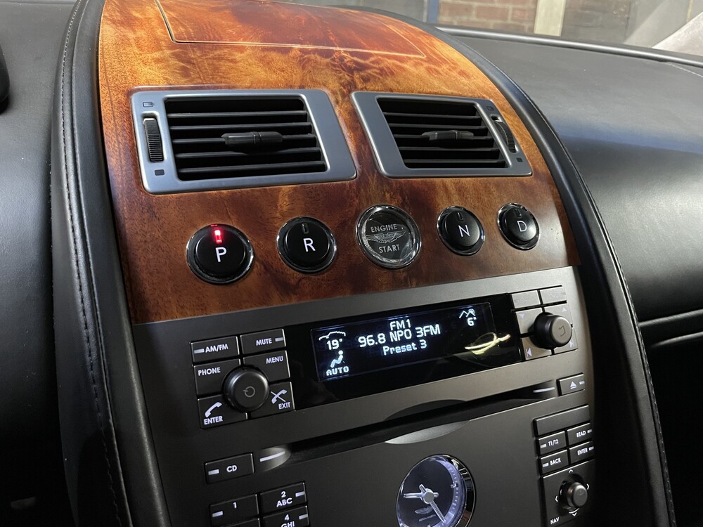 Aston Martin DB9 5.9 V12 Touchtronic 457hp 2006 -Orig. NL-, 71-SH-KN -Youngtimer-