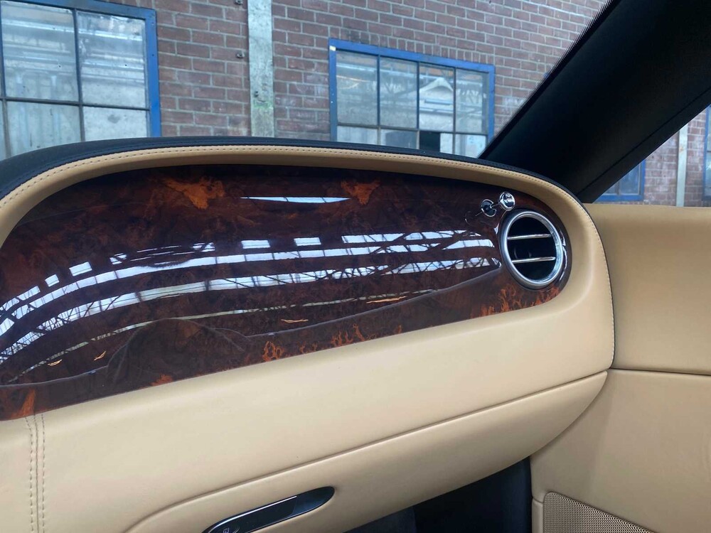 Bentley Continental GTC 6.0 W12 Cabriolet Facelift 560PS (British Racing Green) , 38-KFR-7