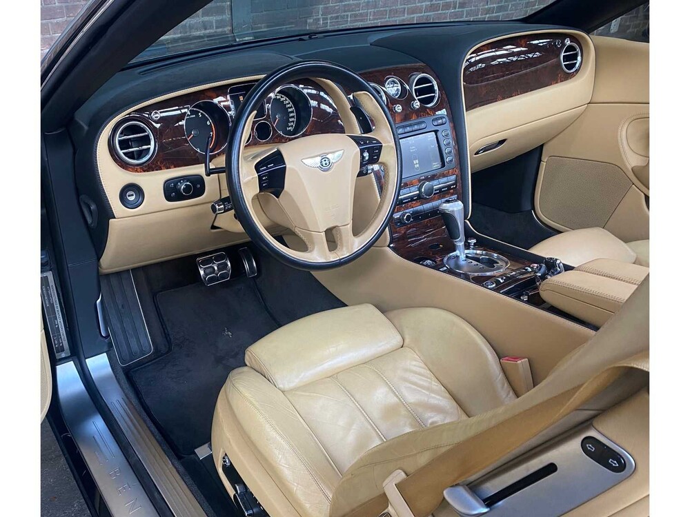 Bentley Continental GTC 6.0 W12 Cabriolet Facelift 560PS (British Racing Green) , 38-KFR-7