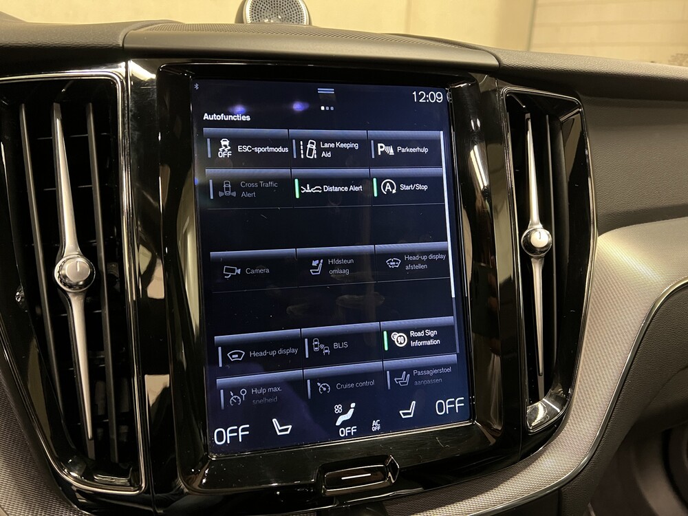 Volvo XC60 R-Design T6 AWD 334pk 2017, TN-081-Z