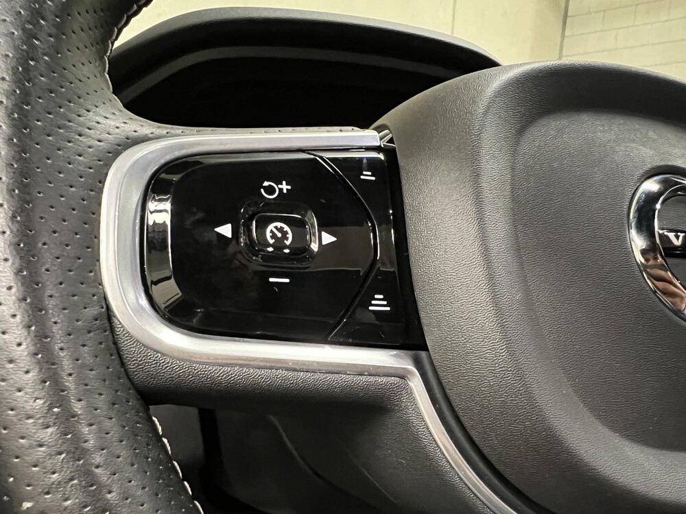 Volvo XC60 R-Design T6 AWD 334pk 2017, TN-081-Z