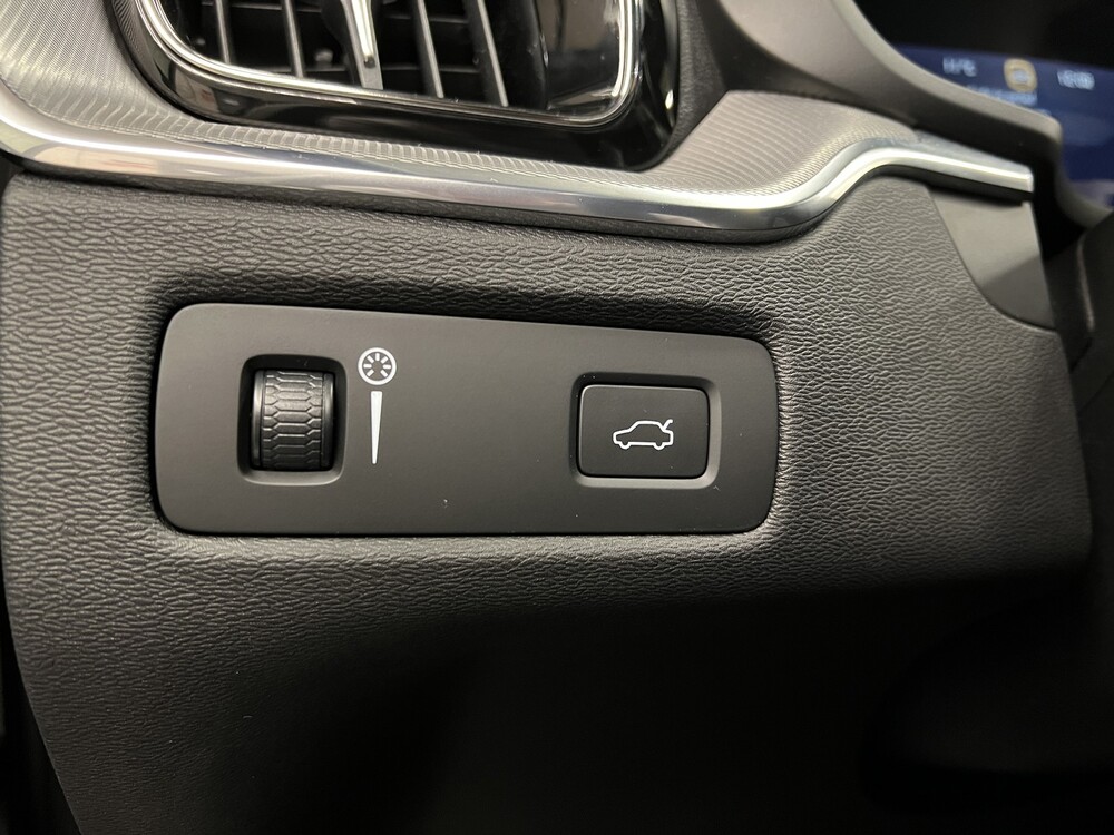 Volvo XC60 R-Design T6 AWD 334pk 2017, TN-081-Z