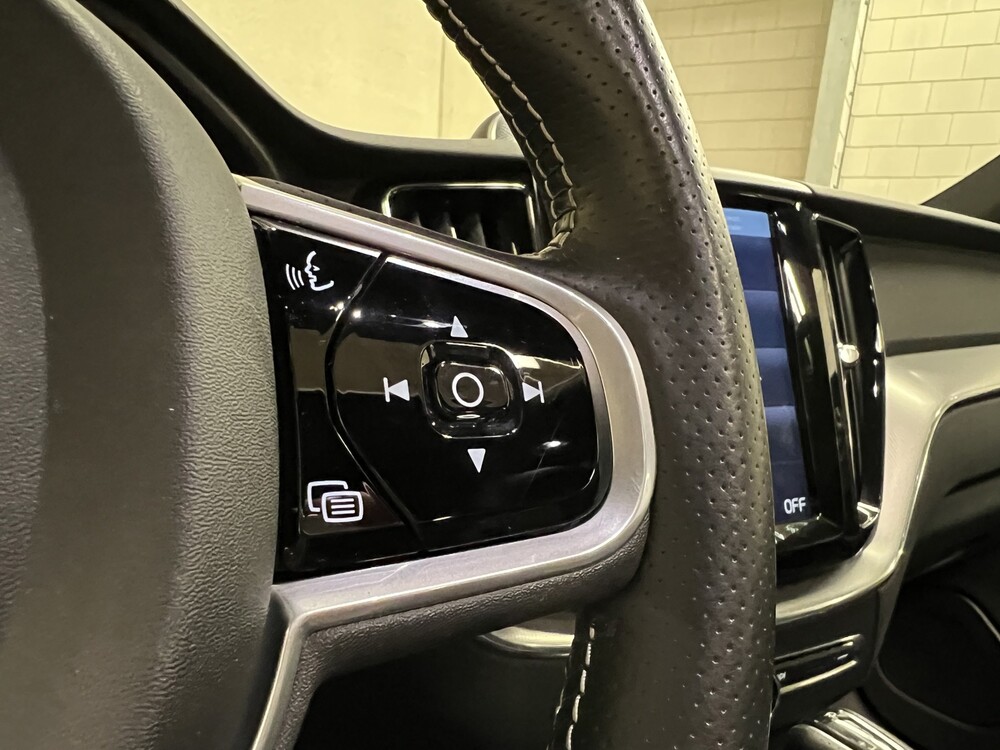 Volvo XC60 R-Design T6 AWD 334pk 2017, TN-081-Z