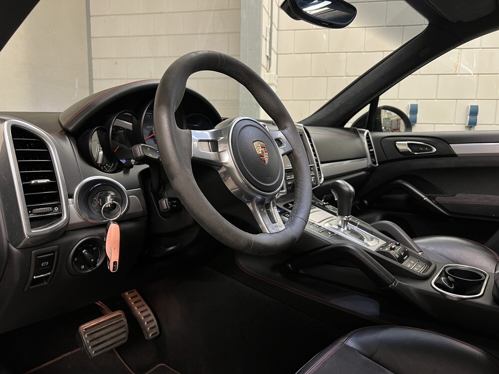Porsche Cayenne GTS 4.8 V8 420hp 2013, 7-KTJ-60