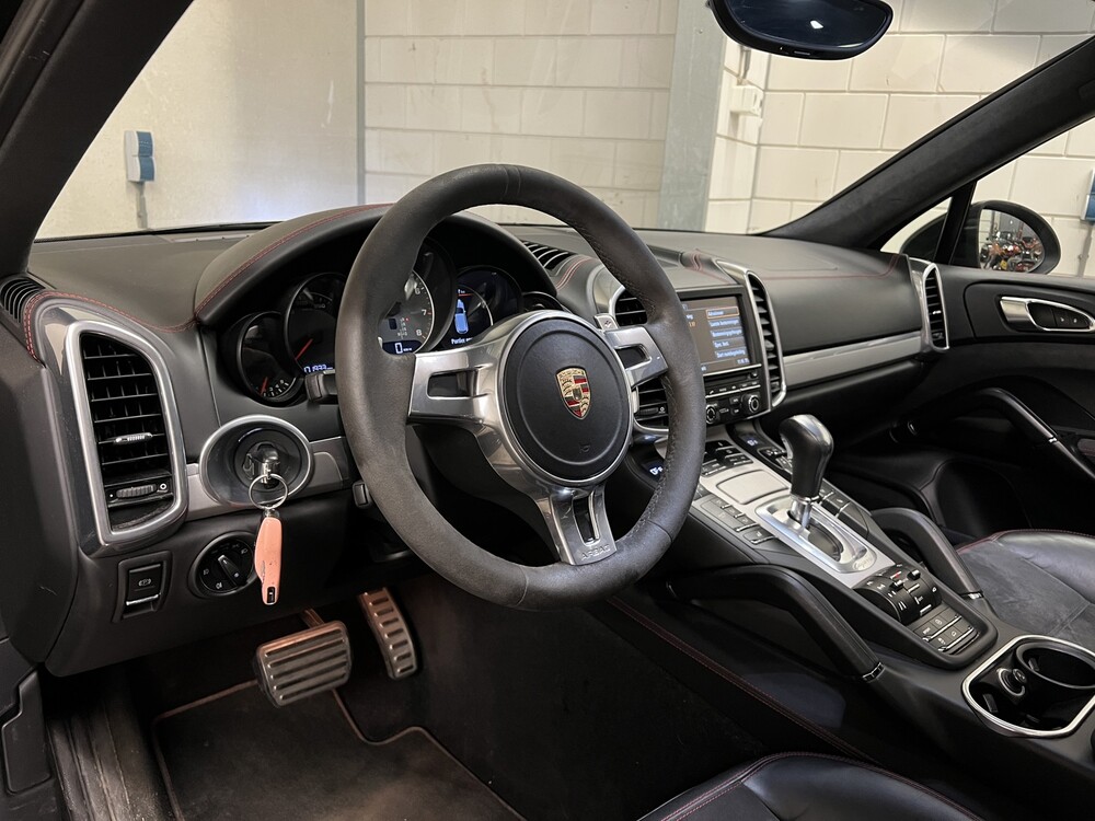 Porsche Cayenne GTS 4.8 V8 420hp 2013, 7-KTJ-60