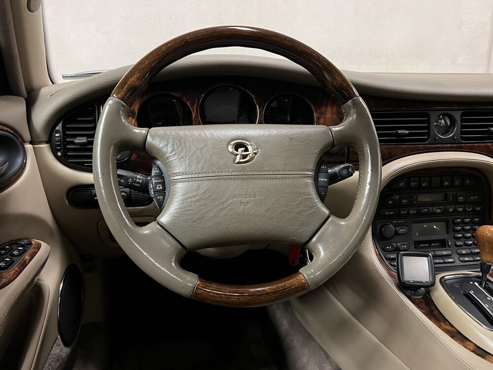 Daimler Super V8 4.0 363PS 1998, SZ-GX-55