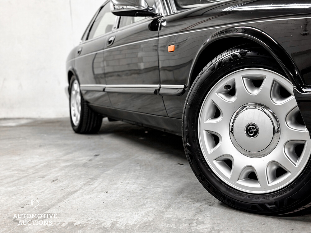 Daimler Super V8 4.0 363PS 1998, SZ-GX-55