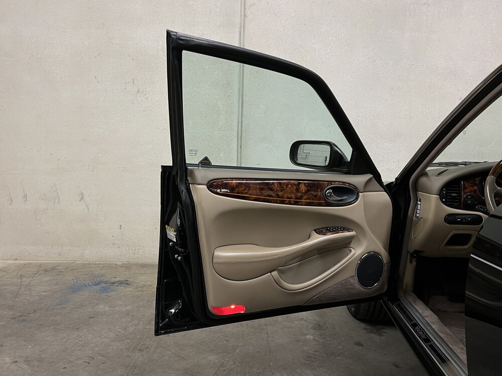 Daimler Super V8 4.0 363PS 1998, SZ-GX-55