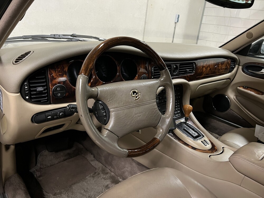 Daimler Super V8 4.0 363PS 1998, SZ-GX-55