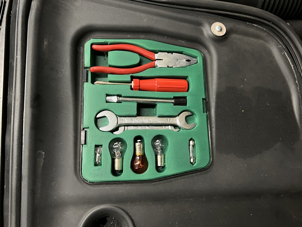 Daimler Super V8 4.0 363PS 1998, SZ-GX-55