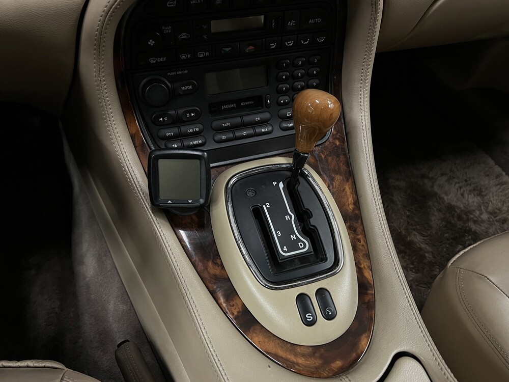 Daimler Super V8 4.0 363PS 1998, SZ-GX-55