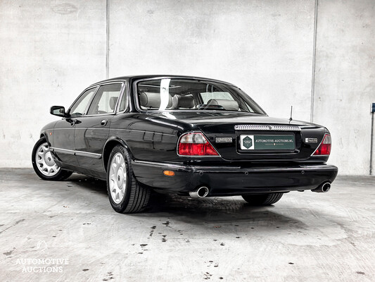 Daimler Super V8 4.0 363pk 1998, SZ-GX-55