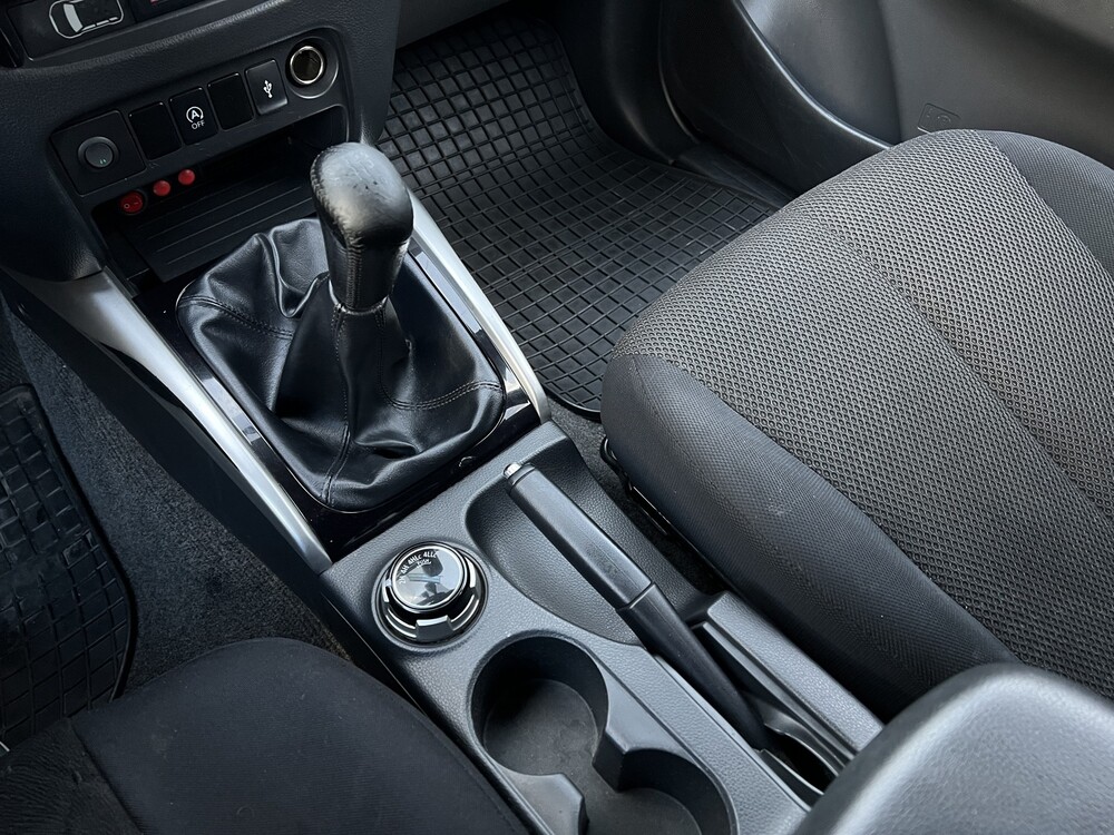 Mitsubishi L200 2.4 DI-D CC Intense 181PS 2016, VT-554-F