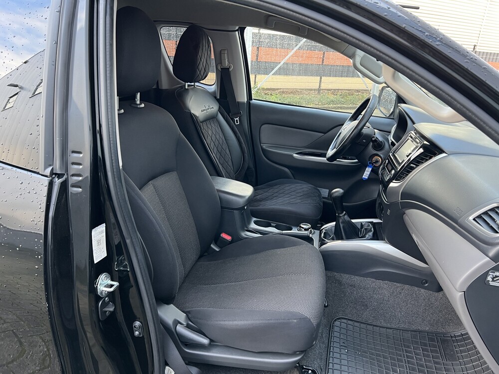 Mitsubishi L200 2.4 DI-D CC Intense 181PS 2016, VT-554-F