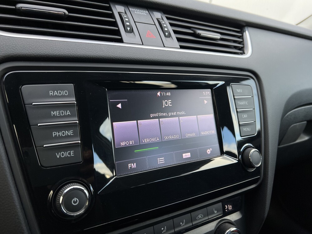 Skoda Octavia Combi 1.6 TDI Greentech Ambition Businessline 105PS 2015 -Orig. DE-, 6-ZHS-77