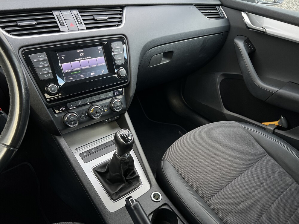 Skoda Octavia Combi 1.6 TDI Greentech Ambition Businessline 105PS 2015 -Orig. DE-, 6-ZHS-77