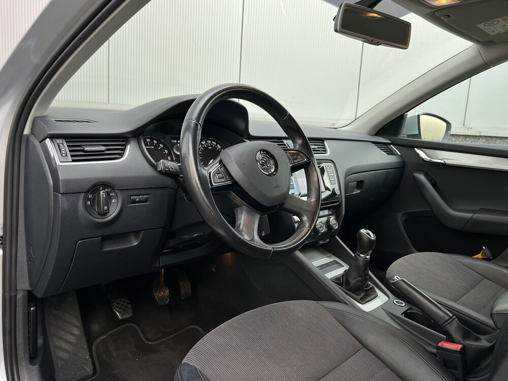 Skoda Octavia Combi 1.6 TDI Greentech Ambition Businessline 105PS 2015 -Orig. DE-, 6-ZHS-77