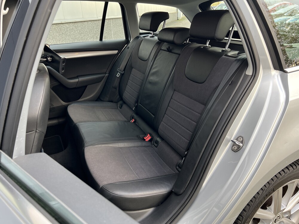 Skoda Octavia Combi 1.6 TDI Greentech Ambition Businessline 105PS 2015 -Orig. DE-, 6-ZHS-77