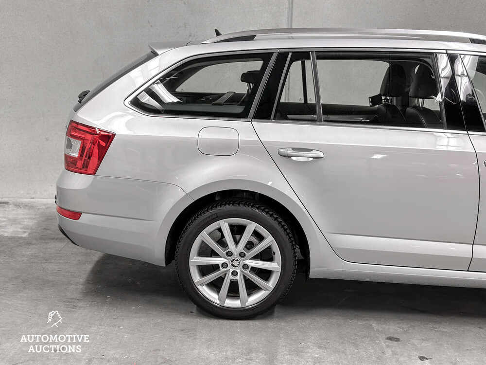 Skoda Octavia Combi 1.6 TDI Greentech Ambition Businessline 105PS 2015 -Orig. DE-, 6-ZHS-77