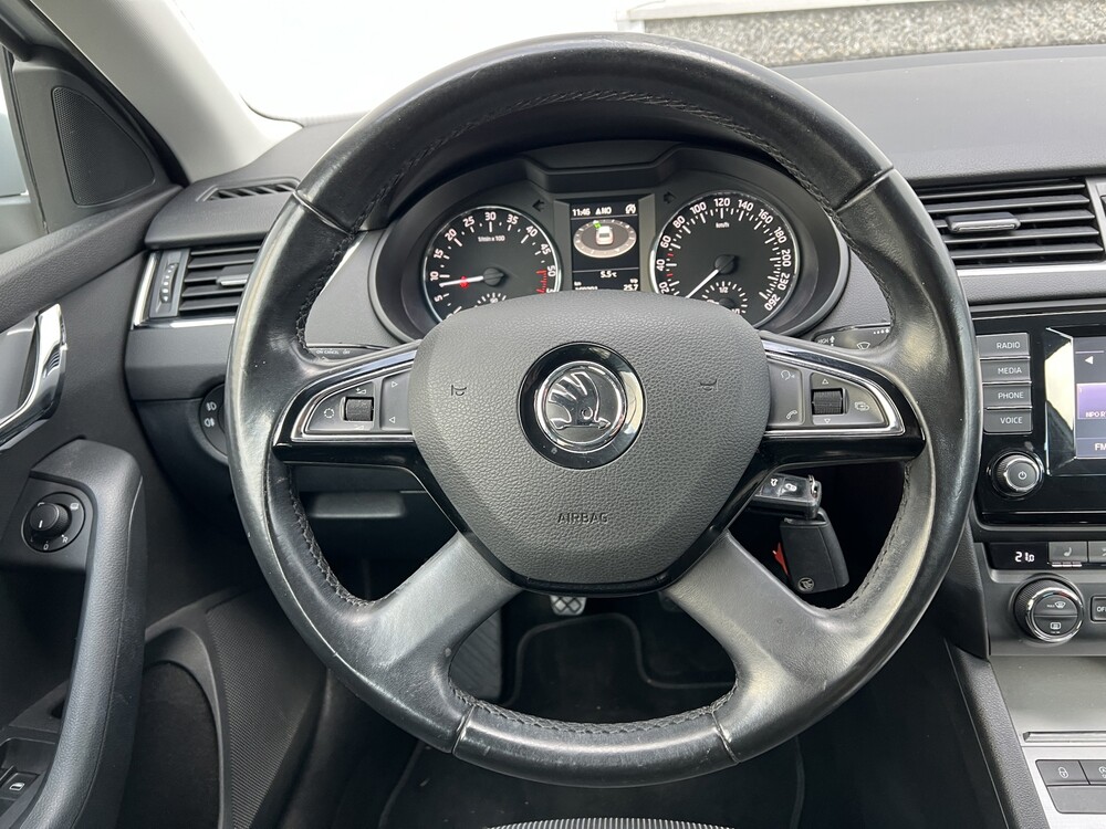 Skoda Octavia Combi 1.6 TDI Greentech Ambition Businessline 105PS 2015 -Orig. DE-, 6-ZHS-77